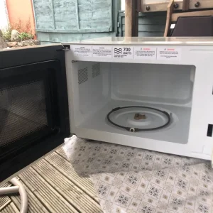 Russell Hobbs 700W microwave - Image 3