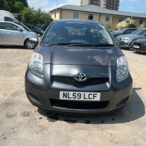2009 Toyota Yaris 1.33 VVT-i 5-door Hatchback Petrol Automatic - Image 3