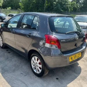 2009 Toyota Yaris 1.33 VVT-i 5-door Hatchback Petrol Automatic - Image 5