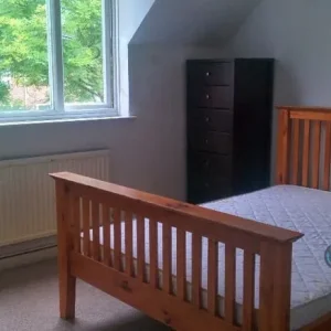 4 bedroom house in Fawcett Close, SW11 - Image 7