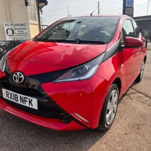 2018 Toyota Aygo 1.0 VVT-i x-play Euro 6 5-door hatchback - Image 3