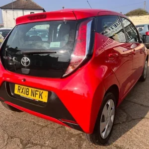 2018 Toyota Aygo 1.0 VVT-i x-play Euro 6 5-door hatchback - Image 8