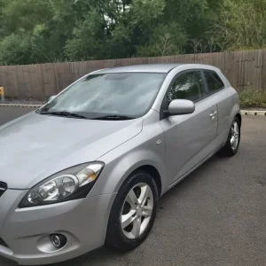 Kia Ceed 2010 Hatchback Manual 1.6 Diesel - Image 2