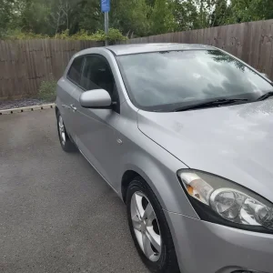 Kia Ceed 2010 Hatchback Manual 1.6 Diesel - Image 3