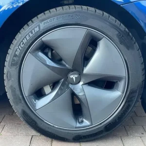 2019 Tesla Model 3 Standard Range Plus Auto RWD 4dr - Image 8