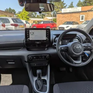 2022 Toyota Yaris 1.5 VVT-h Hybrid Hatchback - Image 8