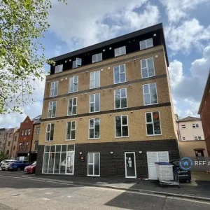 Studio flat in Stmary Place, Rotherham, South Yorkshire (#2583422) - Image 7