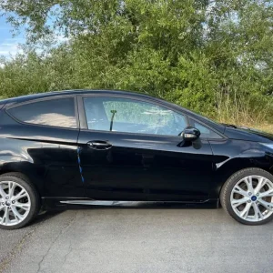Ford Fiesta 2016 3-door manual hatchback - Image 5