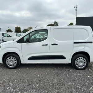 2020 Vauxhall Combo 1.6 Turbo D 2300 Sportive Panel Van Diesel Manual - Image 6