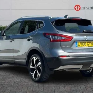 2018 Nissan Qashqai 1.3 DIG-T Tekna+ SUV - Image 5