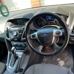 Ford Focus 1.6 Automatic Estate - Image 5