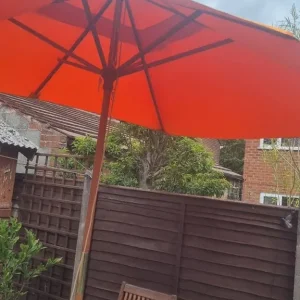 Solid hardwood garden patio set with parasol - Image 2