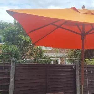 Solid hardwood garden patio set with parasol - Image 3