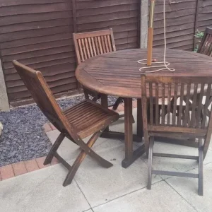 Solid hardwood garden patio set with parasol - Image 4