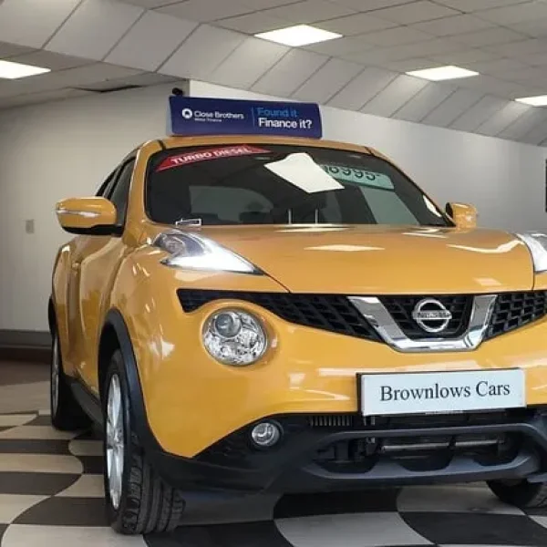 2016 Nissan Juke 1.5 dCi N-Connecta 5-door manual diesel hatchback