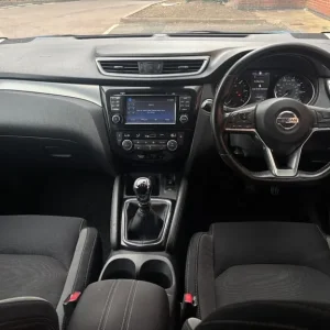 2017 Nissan Qashqai 1.5 dCi N-Connecta 5dr Hatchback Diesel Manual - Image 8