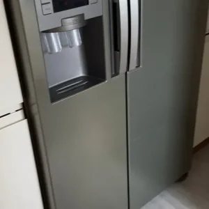 Samsung American style double fridge freezer with ice cube tray - Image 2