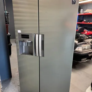 Samsung American style double fridge freezer with ice cube tray - Image 3
