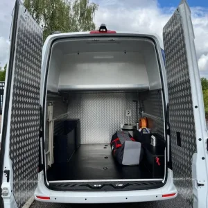Mercedes Sprinter Holeshot Race Van | 2022 | 4-Bed | 3500kg - Image 3