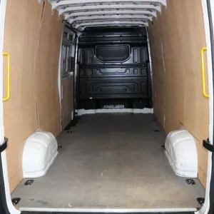 2023 Volkswagen Crafter 2.0 TDI CR35 TrendLine FWD 140 BHP LWB Euro 6 ULEZ Free Panel Van - Image 4