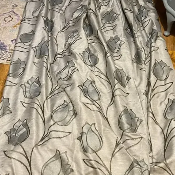 Curtain , fully lined