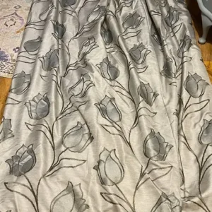 Curtain , fully lined