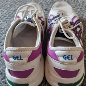 Asics Gel Trainers UK size 10 - Image 3