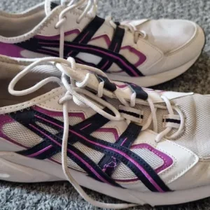 Asics Gel Trainers UK size 10 - Image 4