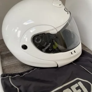 Crash helmet - Image 2