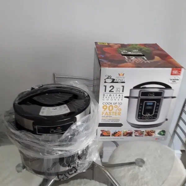 DIGITAL PRESSURE COOKER, NEVER BEEN USED