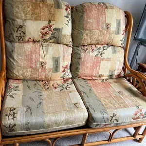Conservatory sofa and two chairs - Image 2