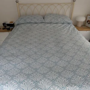 LAURA ASHLEY KING SIZE DIVAN BED WITH METAL HEADBOARD - Image 2