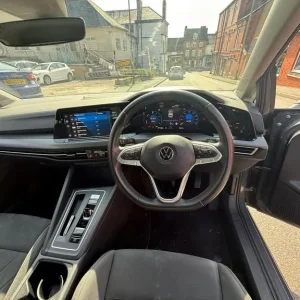 2022 Volkswagen Golf 1.4 TSI Plug-in Hybrid Hatchback - Image 5