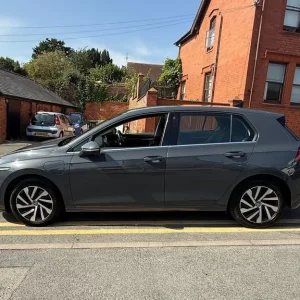 2022 Volkswagen Golf 1.4 TSI Plug-in Hybrid Hatchback - Image 6