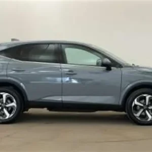 2023 Nissan Qashqai 1.3 DIG-T Mild Hybrid 5-door Hatchback - Image 4