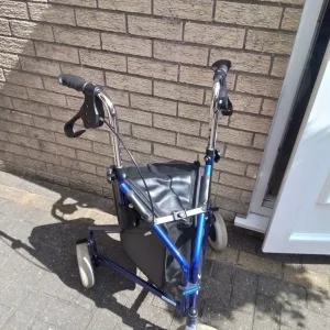 Three wheel rolator - Image 2