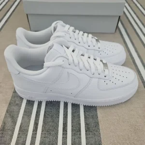 Nike Air Force 1 Size 9.5 UK white - Image 4