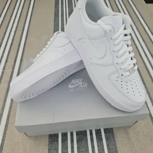 Nike Air Force 1 Size 9.5 UK white