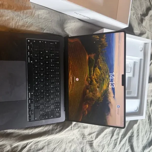 Apple MacBook Pro 14-inch with M3 Pro and 4TB SSD