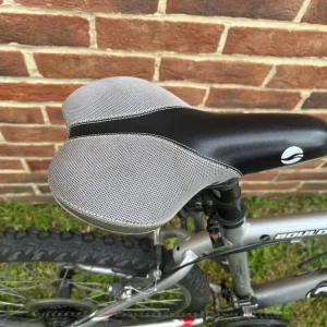Giant Brand Off Road Bicycle - Image 8