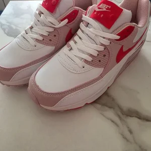 Ladies Nike Air Trainers Valentine's Day Edition