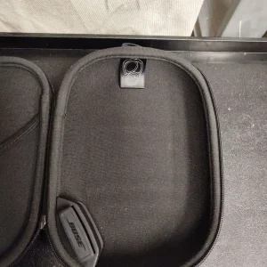 Bose QC45 Empty Case Black with Airplane Adapter - Image 4