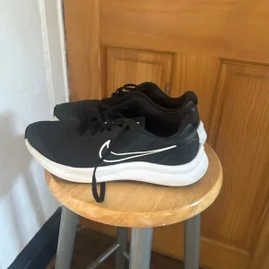 Nike trainers size 5.5 UK - Image 2