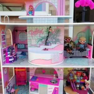 large wooden LOL dolls house with accessories - Image 6