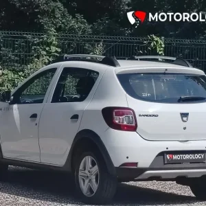 2015 Dacia Sandero Stepway 0.9 TCe Ambiance Hatchback - Image 5
