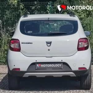 2015 Dacia Sandero Stepway 0.9 TCe Ambiance Hatchback - Image 7