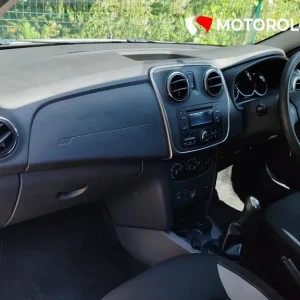 2015 Dacia Sandero Stepway 0.9 TCe Ambiance Hatchback - Image 8