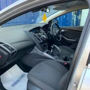Ford Focus Titanium Hatchback 2012 Manual 5-door - Image 7