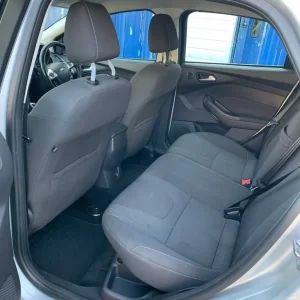 Ford Focus Titanium Hatchback 2012 Manual 5-door - Image 8