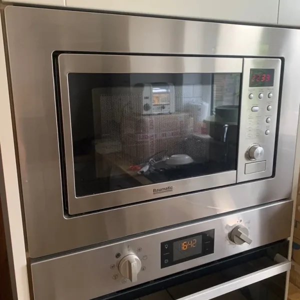 Baumatic built-in microwave